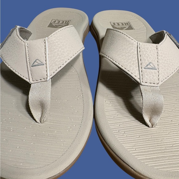 Reef-NWOT Santa Ana Men's Flip Flop
Sandals size 7 or women’s 8.5. New w/o tags! - Picture 7 of 8